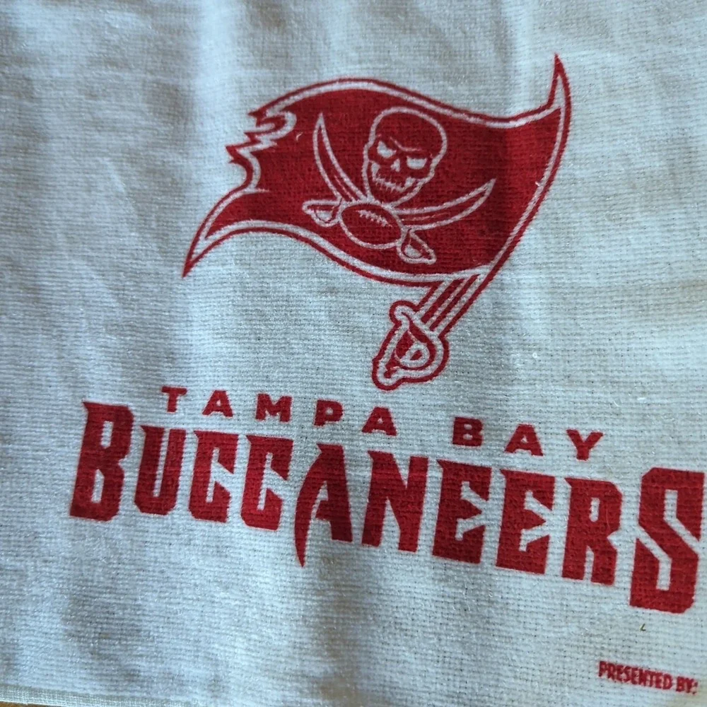 Tampa Bay Buccaneers White‎ Game Tea Hand Towel New